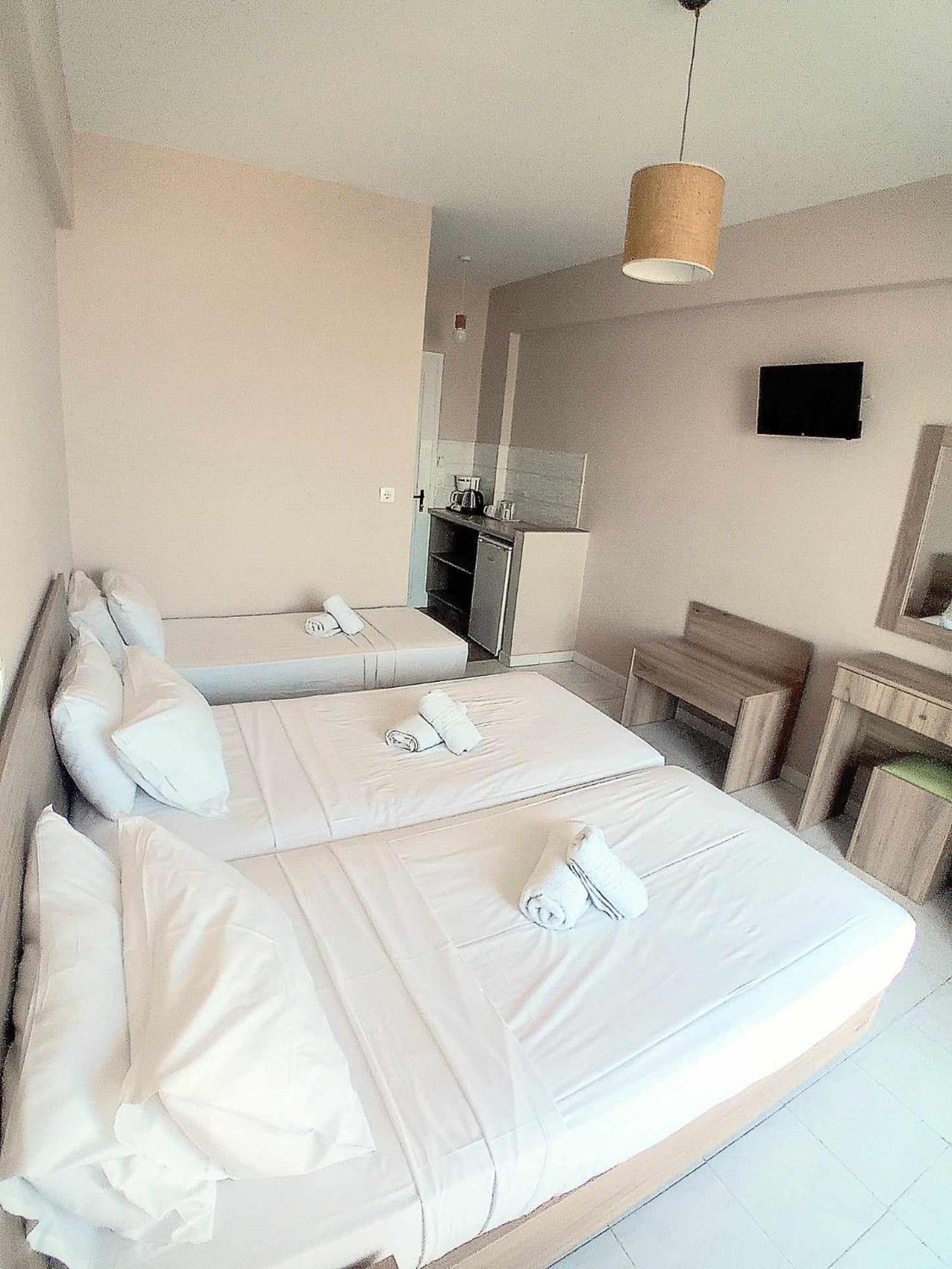 לגאנאס Mare Blu Studios & Suites מראה חיצוני תמונה