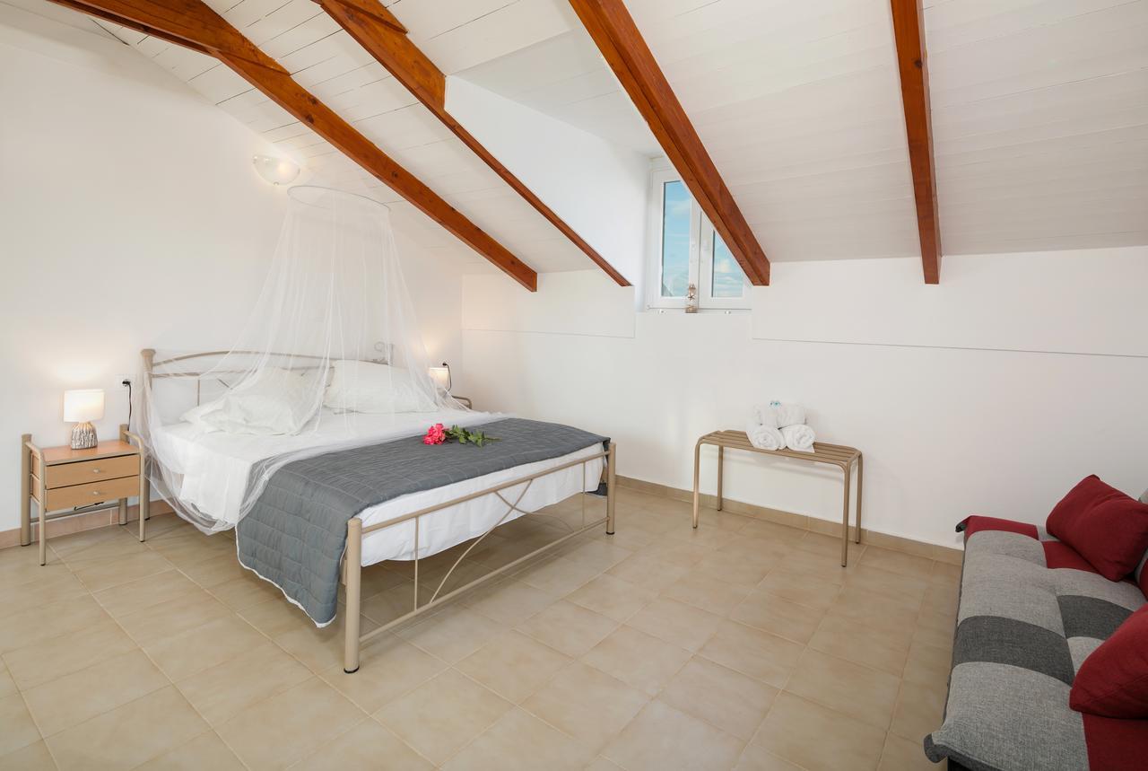 לגאנאס Mare Blu Studios & Suites מראה חיצוני תמונה