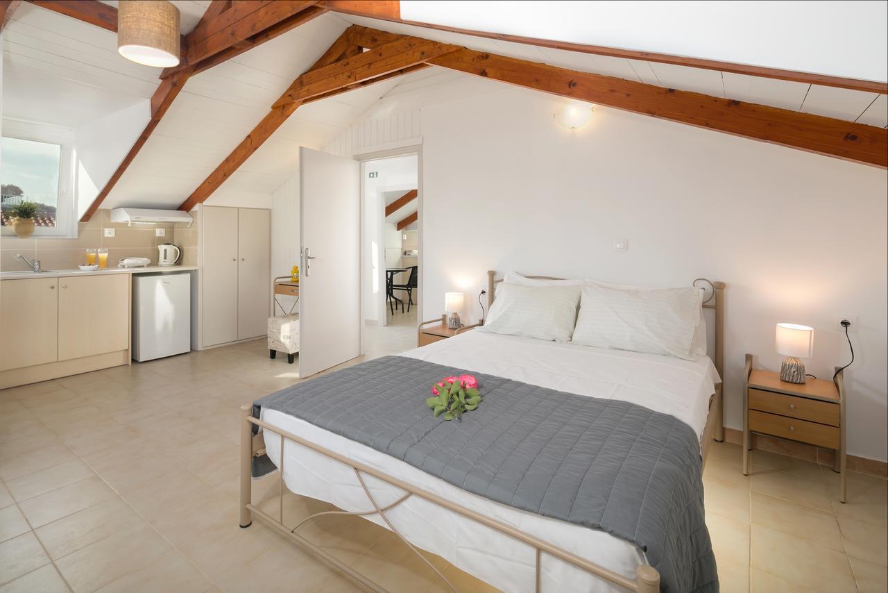 לגאנאס Mare Blu Studios & Suites מראה חיצוני תמונה