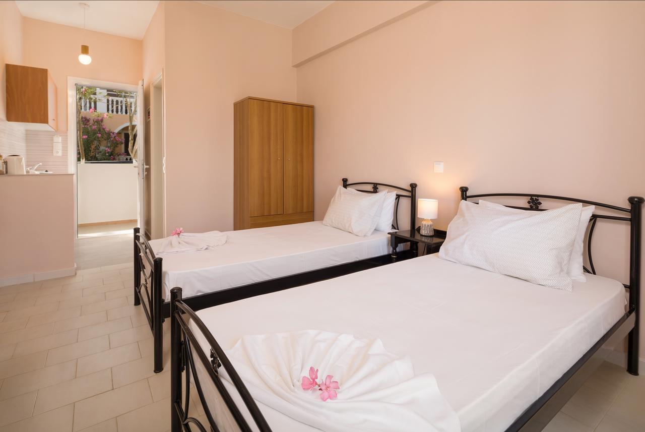 לגאנאס Mare Blu Studios & Suites מראה חיצוני תמונה