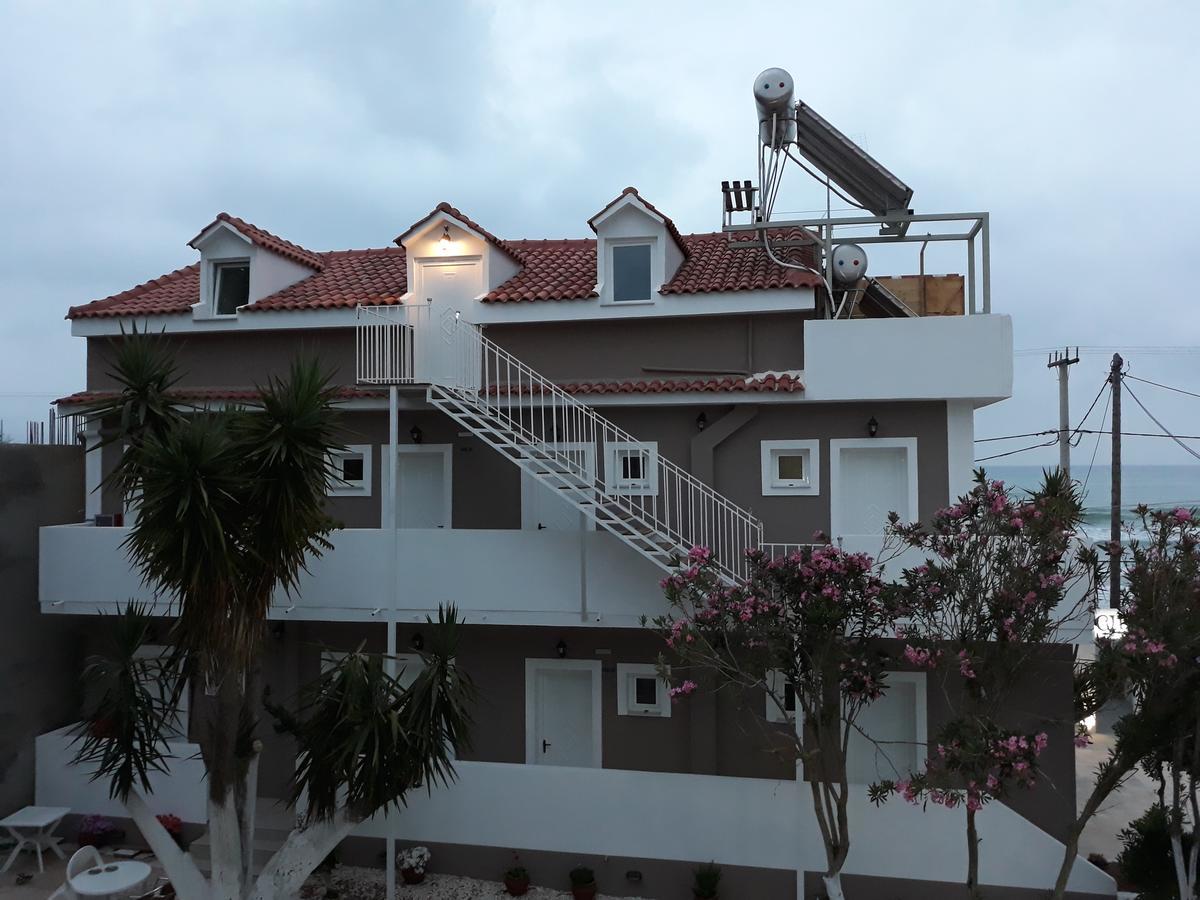 לגאנאס Mare Blu Studios & Suites מראה חיצוני תמונה